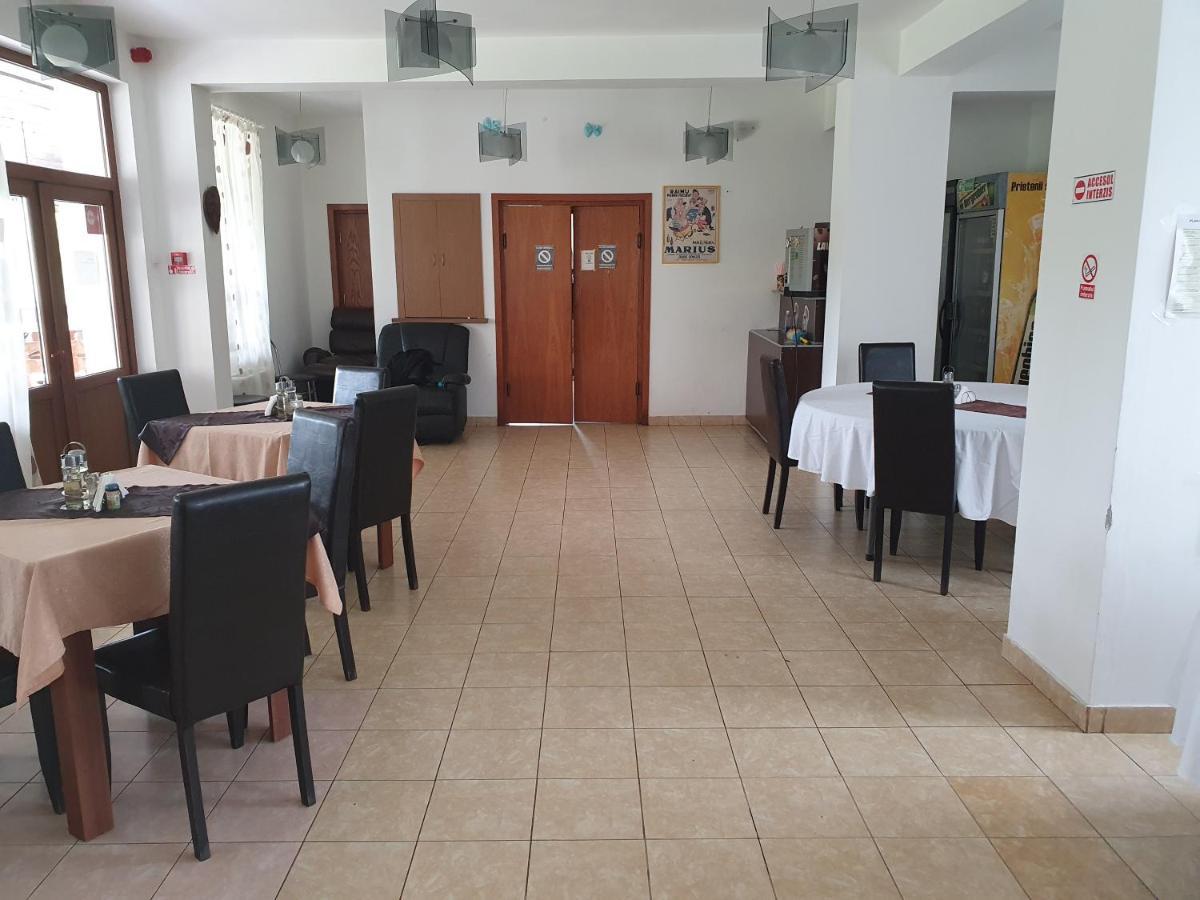 Pensiunea Anais Tetoiu Buitenkant foto