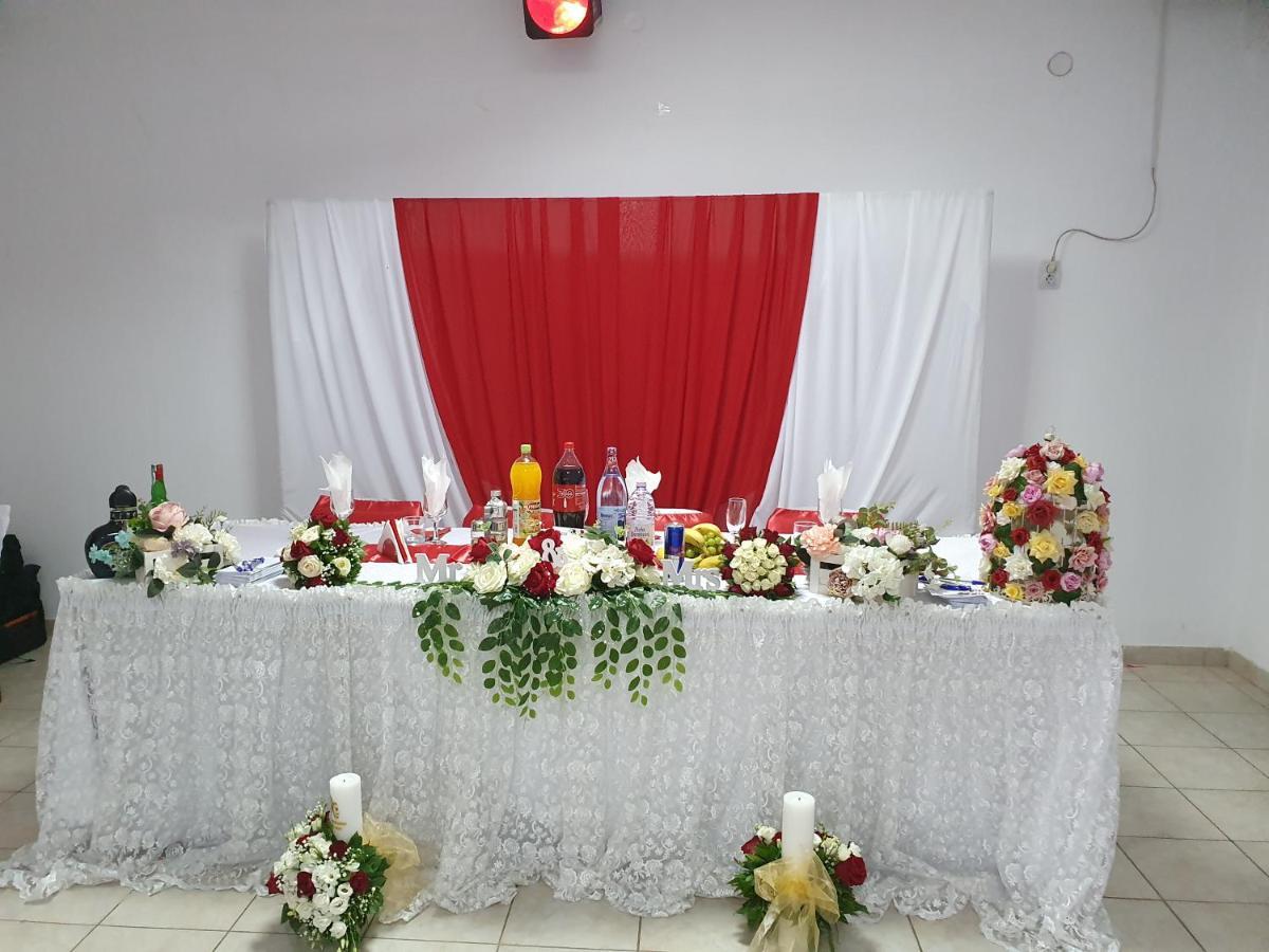Pensiunea Anais Tetoiu Buitenkant foto